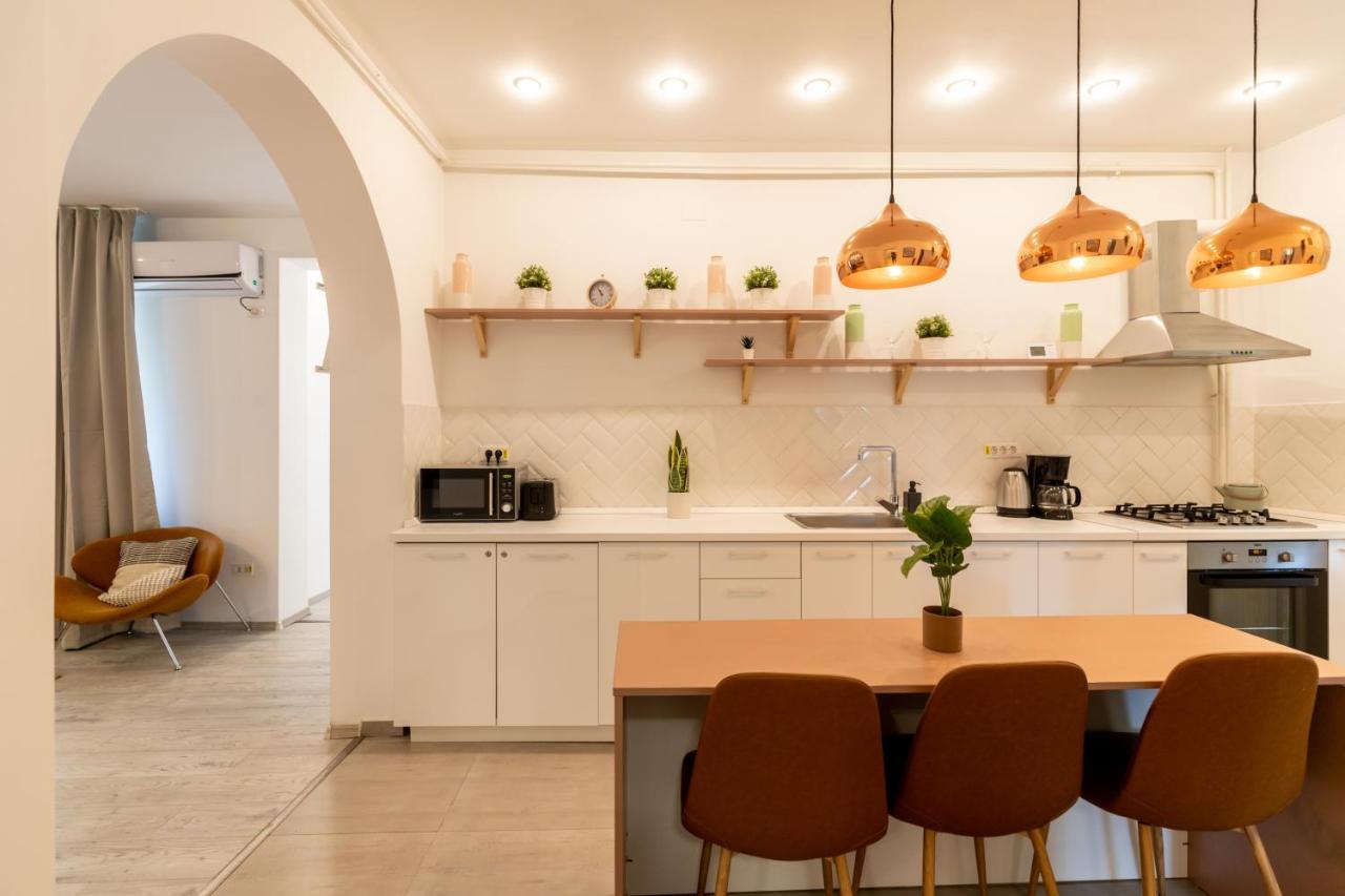 Ideal Stay: Spacious 2Br Apt Near Calea Victoriei Bucharest Exterior photo